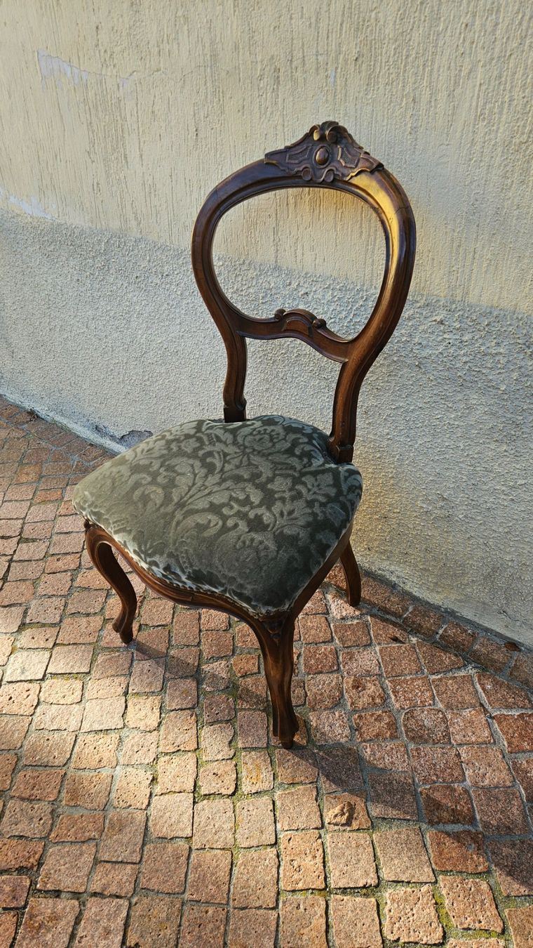 Sedia in legno con seduta in velluto azzurro damascato - Image 3