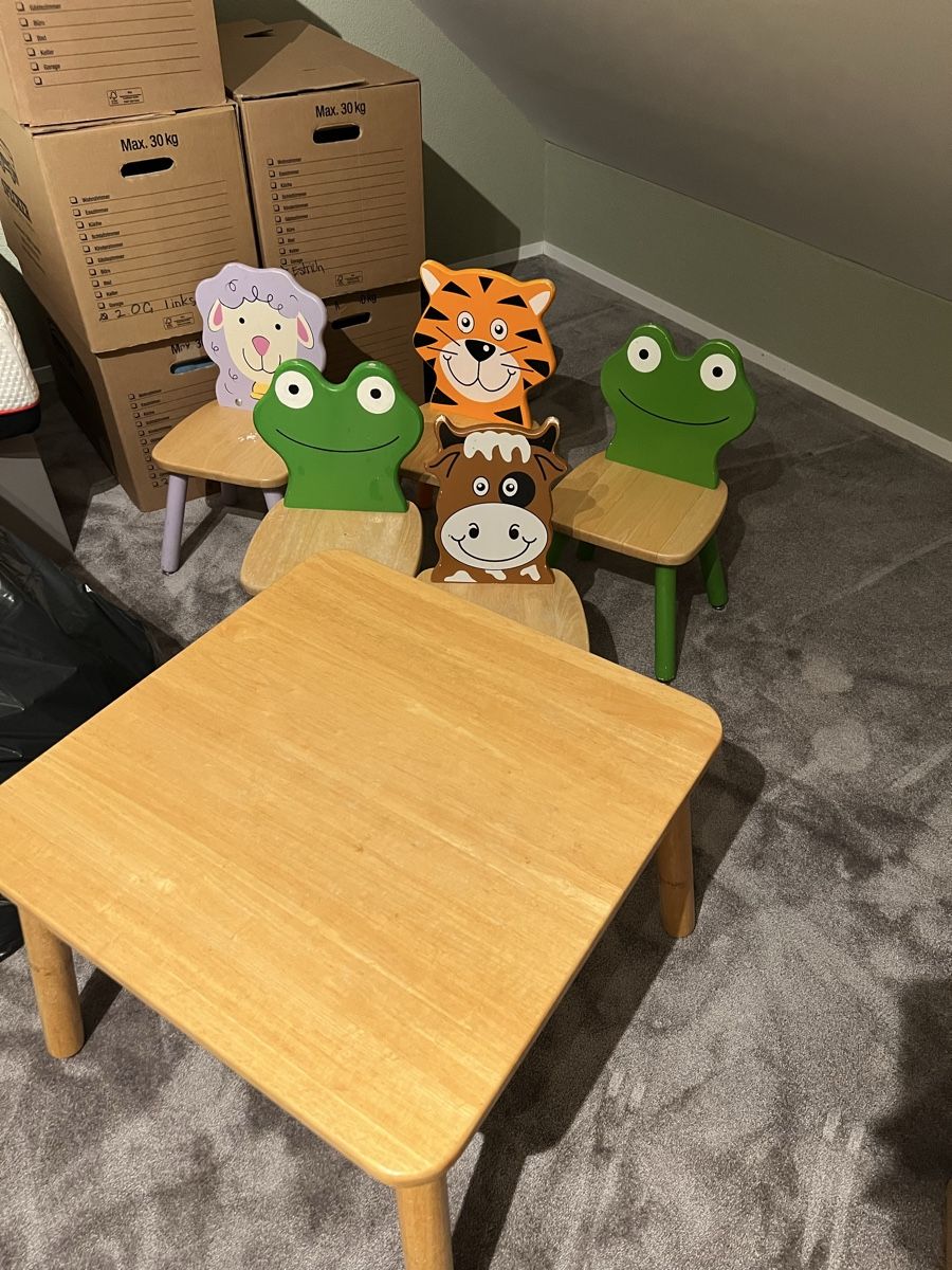 Tavolo e sedie per bambini - Image 1