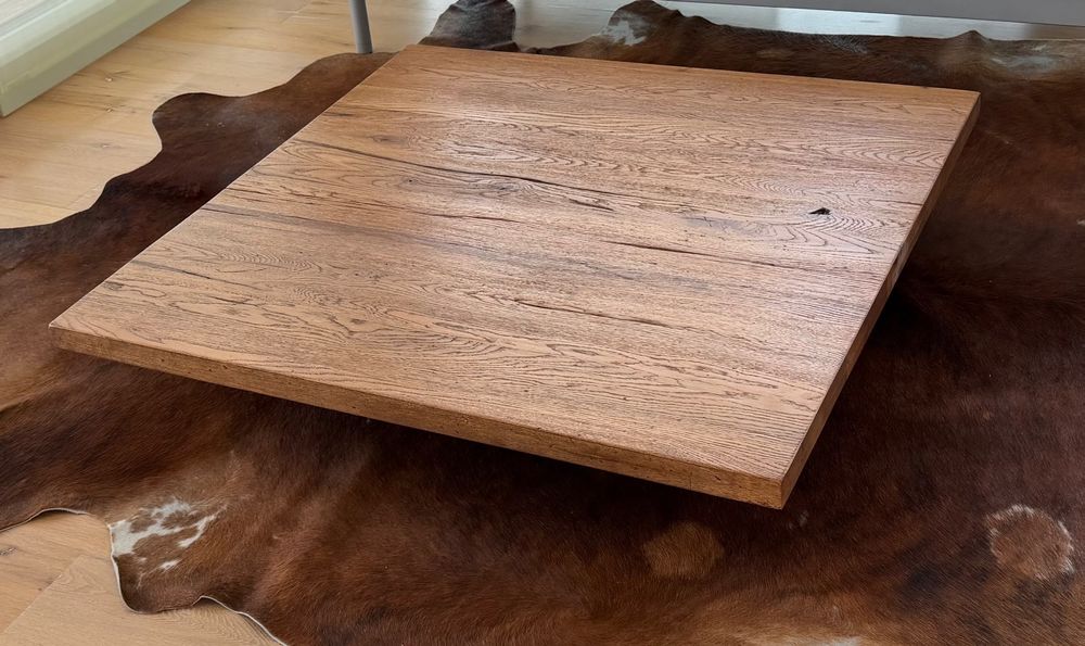 Divano in legno di quercia massiccio, tavolino, ottimo stato