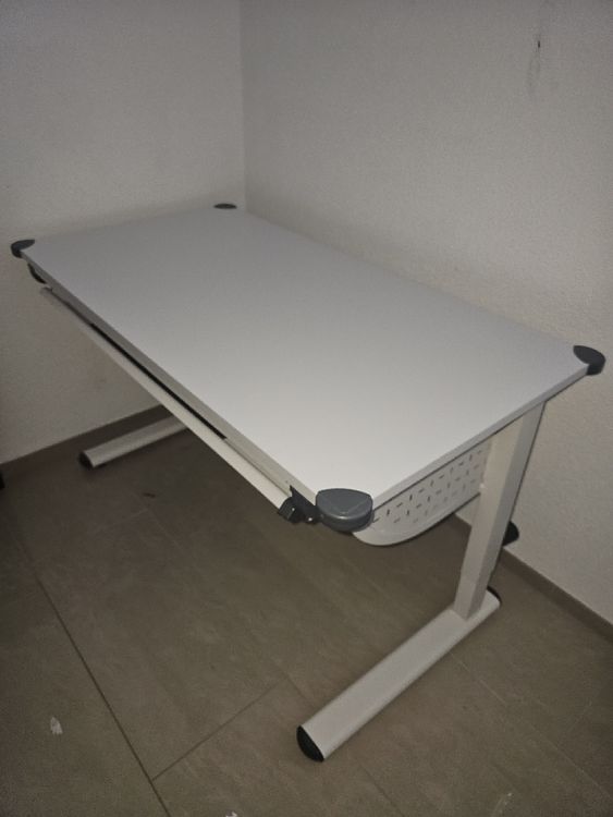 Scrivania regolabile per bambini