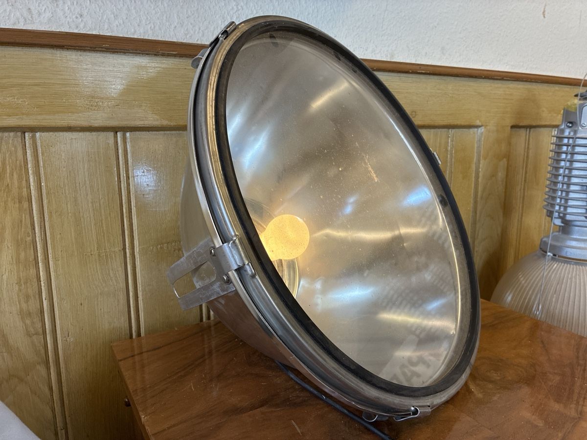 Lampada industriale - Image 1
