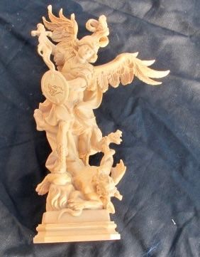 Plastica in legno, Michael combatte il male, il diavolo - Image 2
