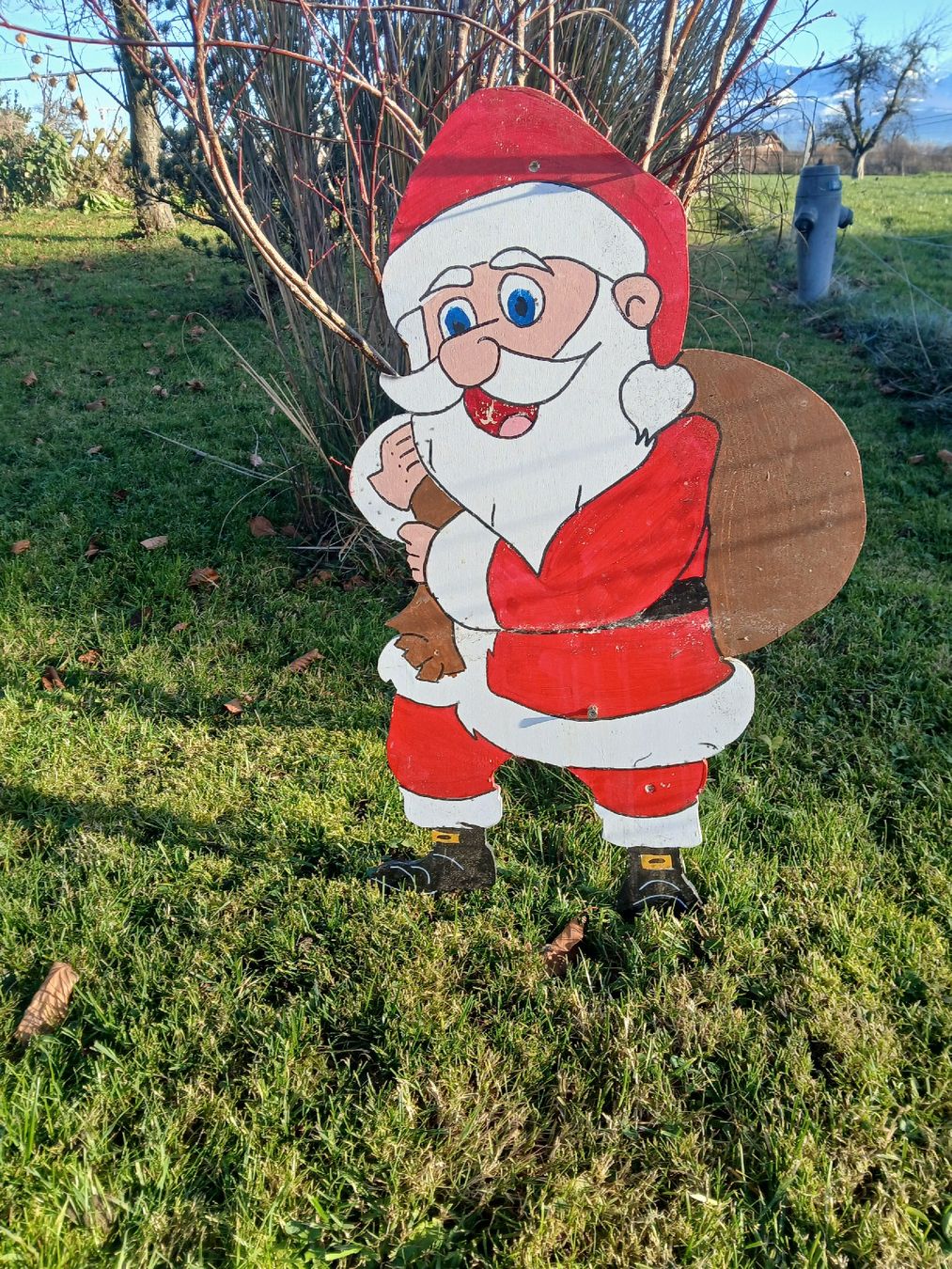 Decorazioni natalizie fatte a mano: Babbo Natale in legno, 12 pezzi - Image 1