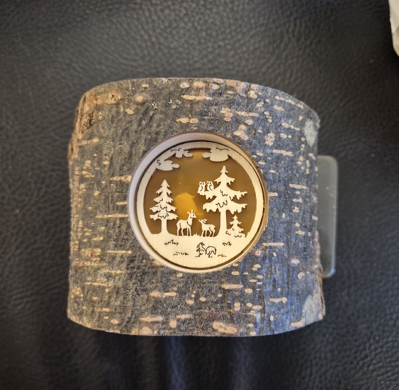 Rustic wooden tea light holder winter decoration with forest motif! - Image 1