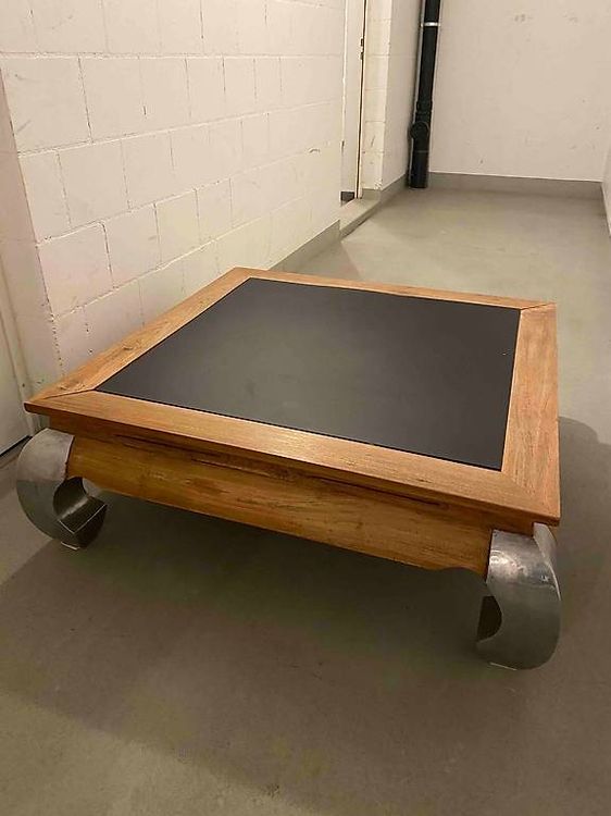 Tavolo da salotto moderno in legno massello