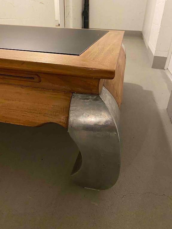 Tavolo da salotto moderno in legno massello - Image 3