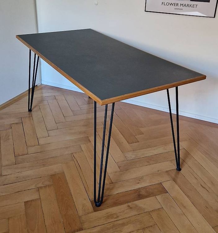 Tavolo in linoleum con bordo in legno di quercia (ca. 1940), Bogen33 Zurigo