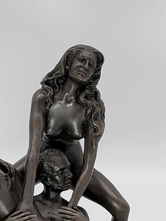 SCULPTURA IN BRONZO MOLTO EROTICA: UOMO CON DUE DONNE - Image 2
