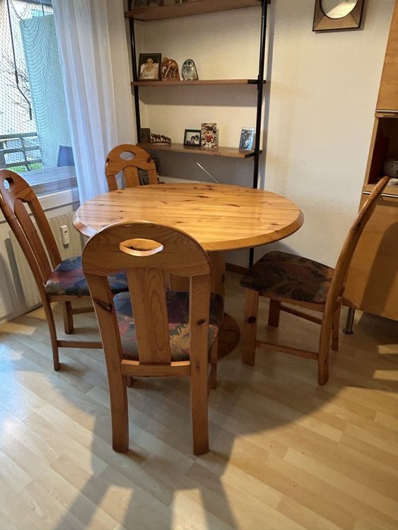 Tavolo da pranzo con 6 sedie e 2 piani di appoggio