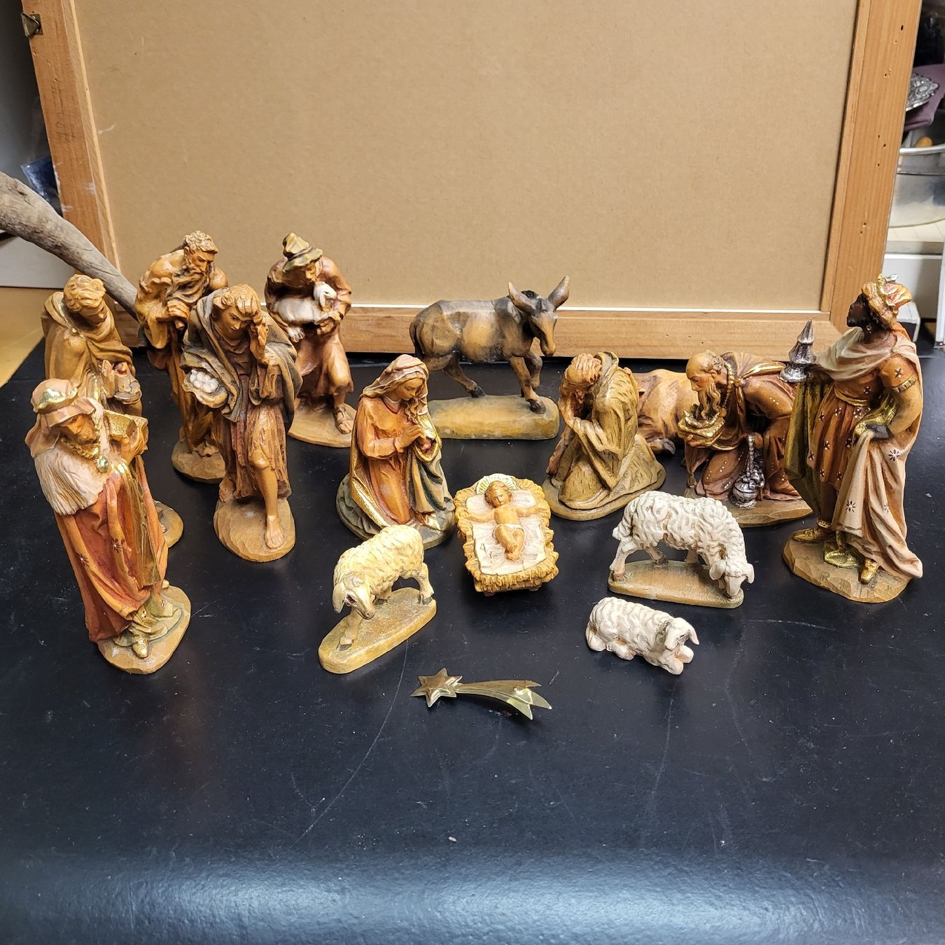 15 pezzi di figure di presepe in legno - Image 1