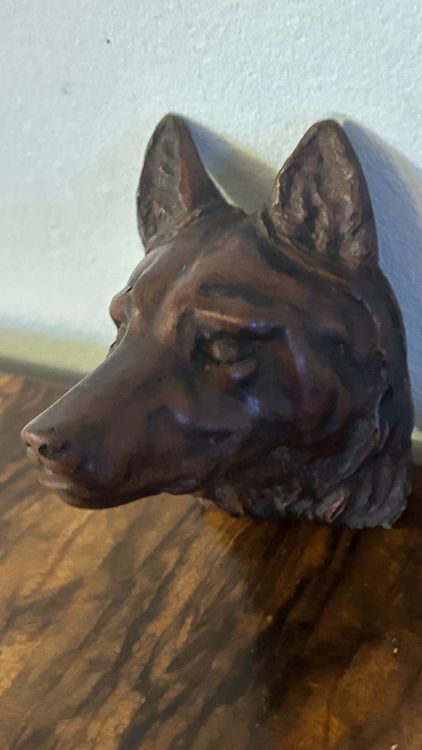 Cane con testa in legno intagliato antico