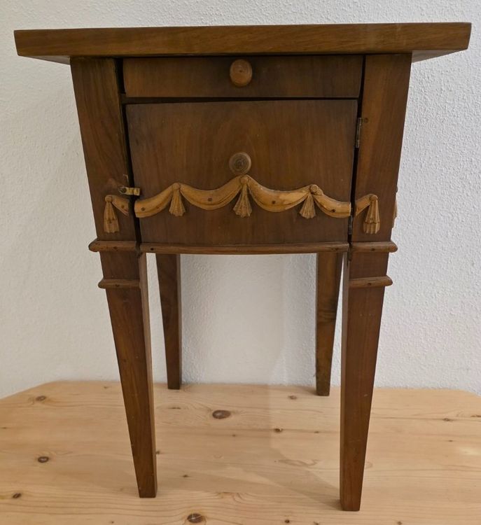 Mobili di piccola dimensione Tavolo da salotto con cassetto e porta circa 1900