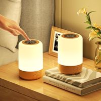 Lampada da comodino elegante con piedino in legno e sensore di tocco - Image 1