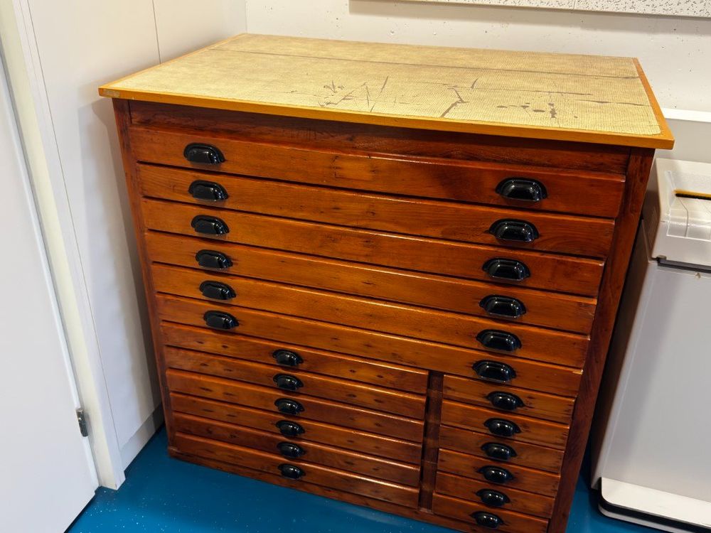 Holzschrank ( Lot 591) Standort 5605 Dottikon