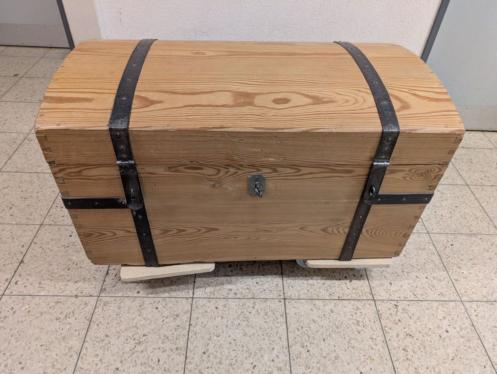 Cassa in legno con accessori in ferro – Cassa di stoccaggio vintage