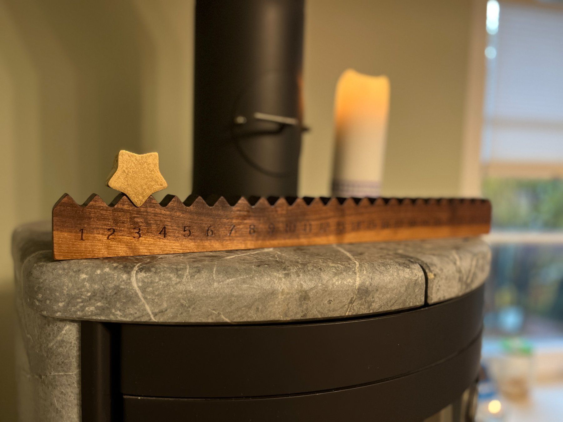Calendario dell'Avvento in legno di noce - Image 3