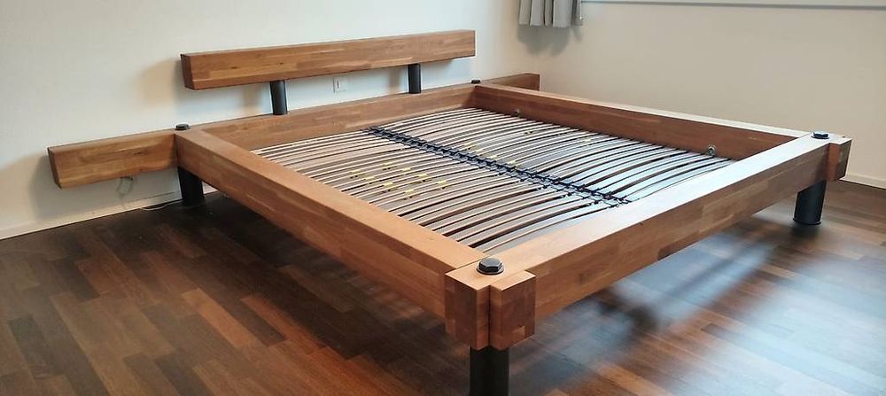 Letto in legno massello di quercia con 2 cassetti