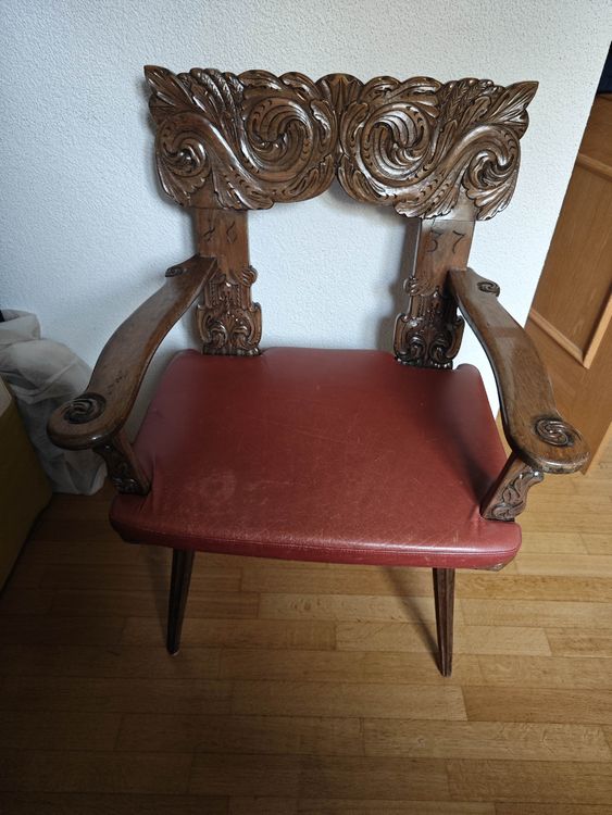 Vintage eooden armchair - poltrona classica