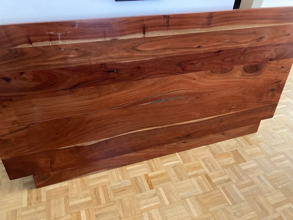 Tavolo da pranzo in legno massello acacia