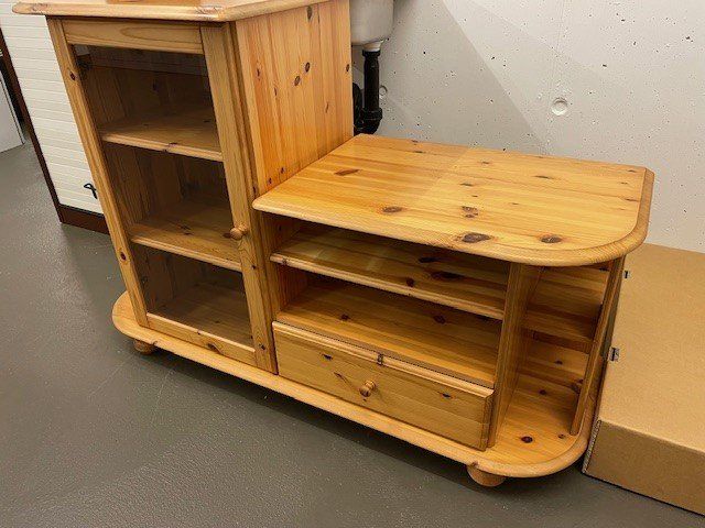 Mobili in legno massiccio rustico, credenza con vetrina superiore!