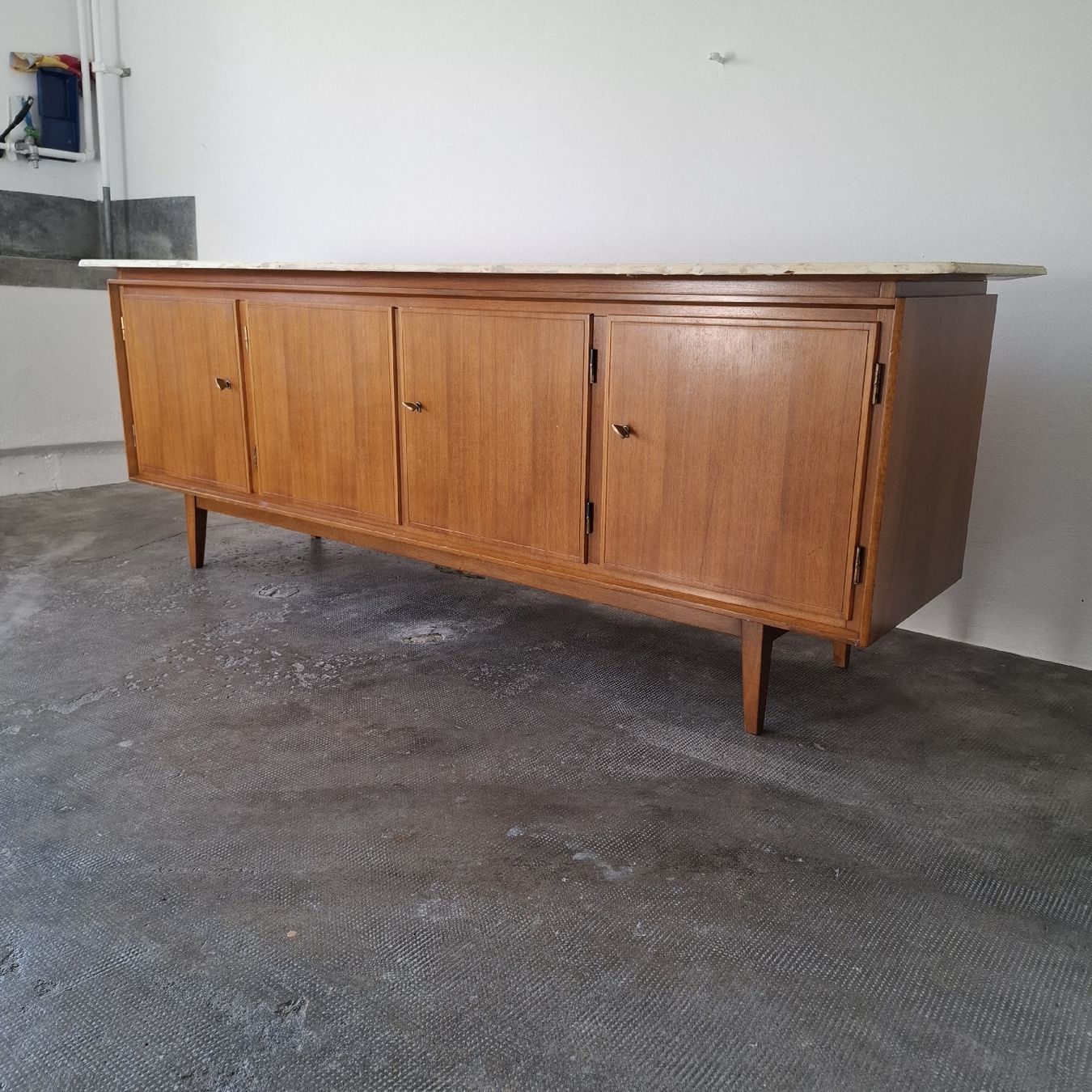 Credenza in legno massiccio svizzero vintage 1960 - Image 1