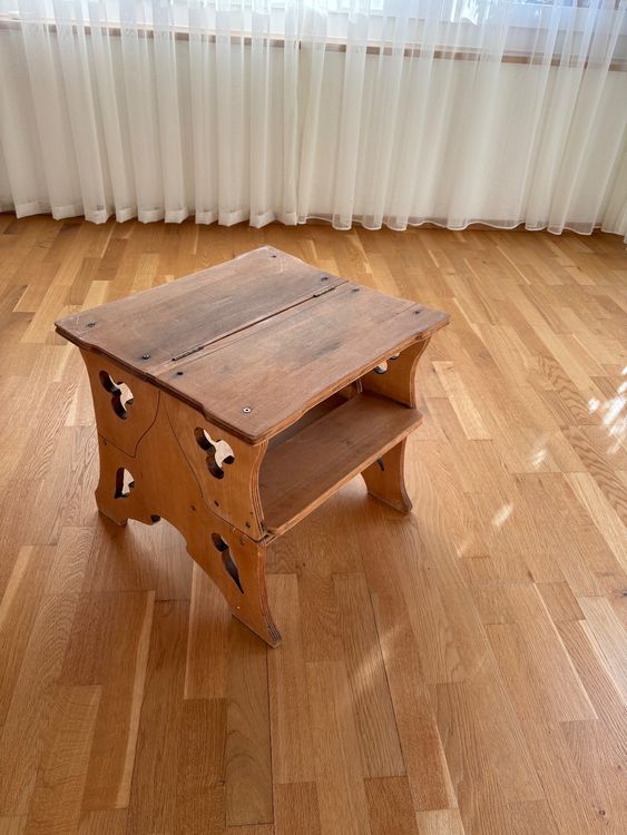 Antico sgabello a tre gambe/Leiterli in legno, look vintage
