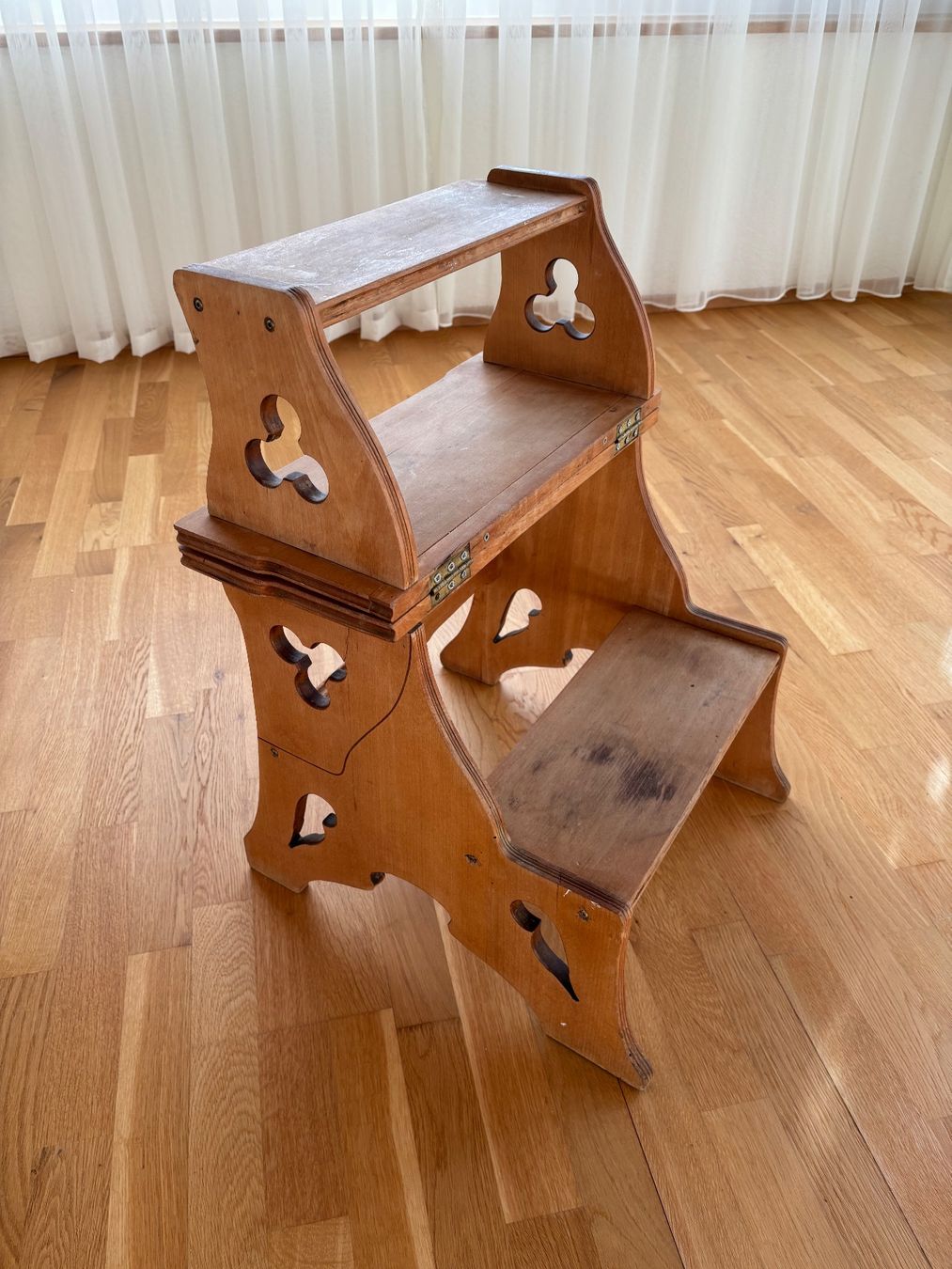 Antico sgabello a tre gambe/Leiterli in legno, look vintage - Image 3