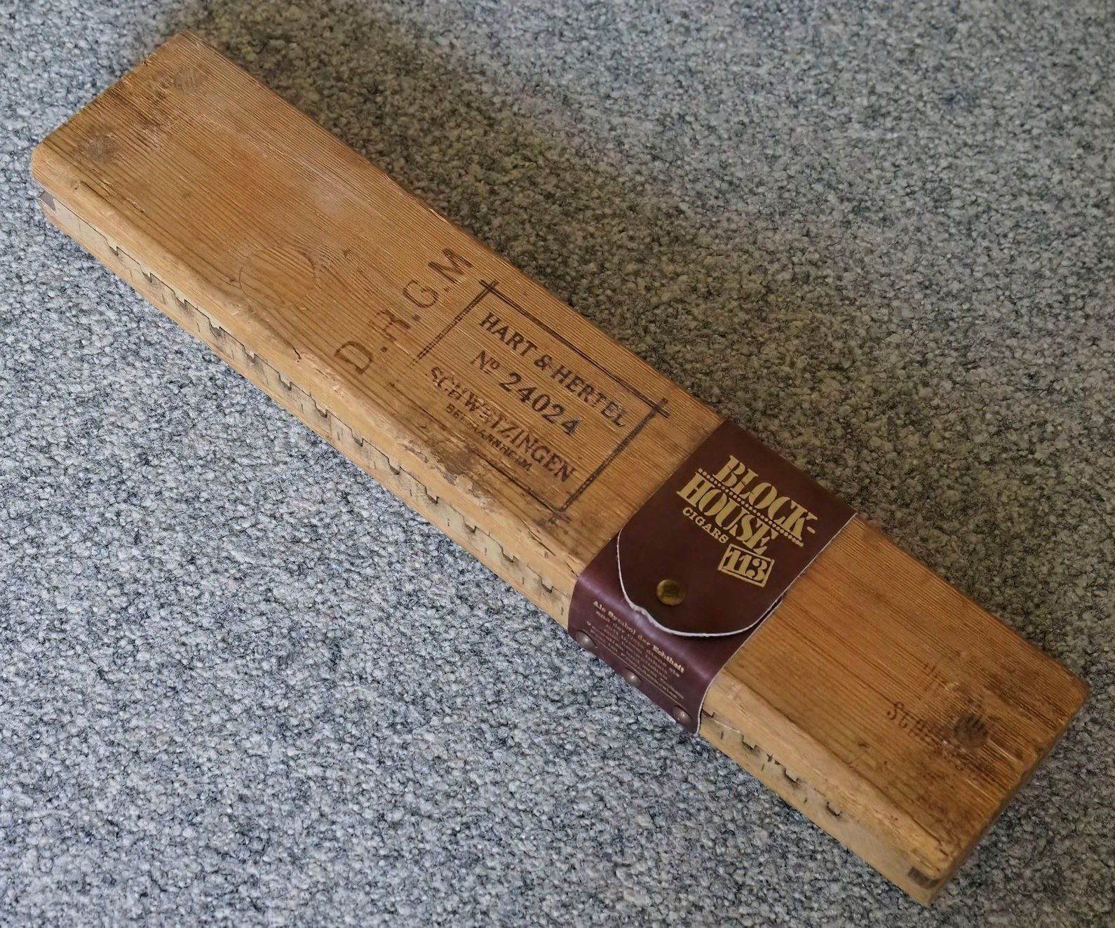 Antichissima stampante per sigari in legno - Image 1
