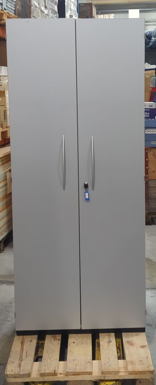 Grande armadio in legno Echo, chiudibile. - Image 1