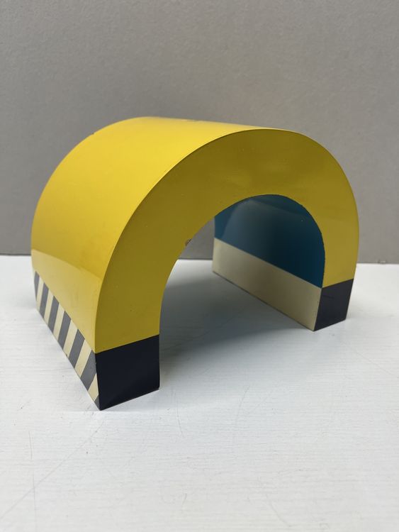 Sculture in metallo di Kumi Sugai 1970