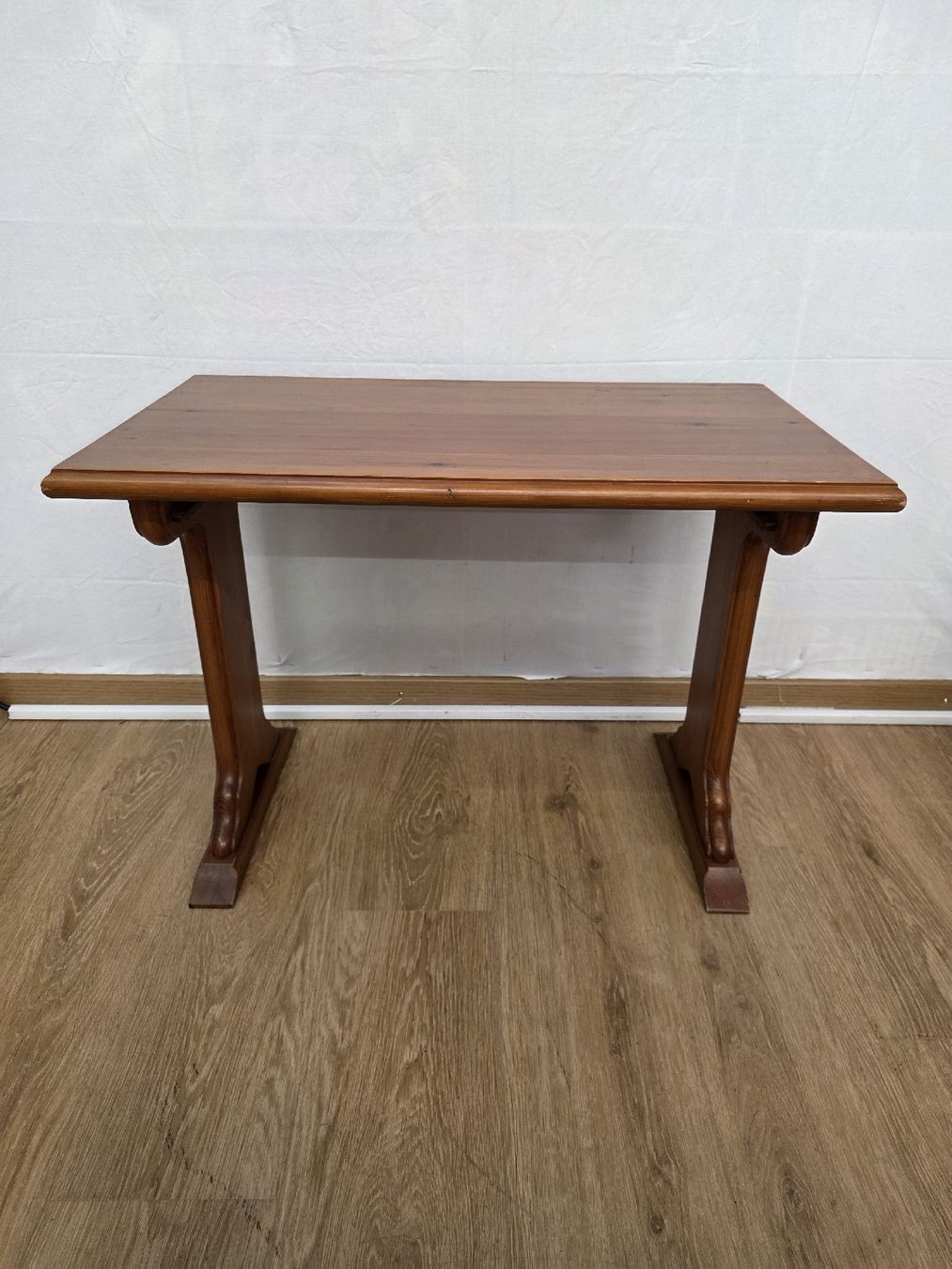 Tavolo da appoggio massiccio e rustico, ideale per l'inverno! - Image 1