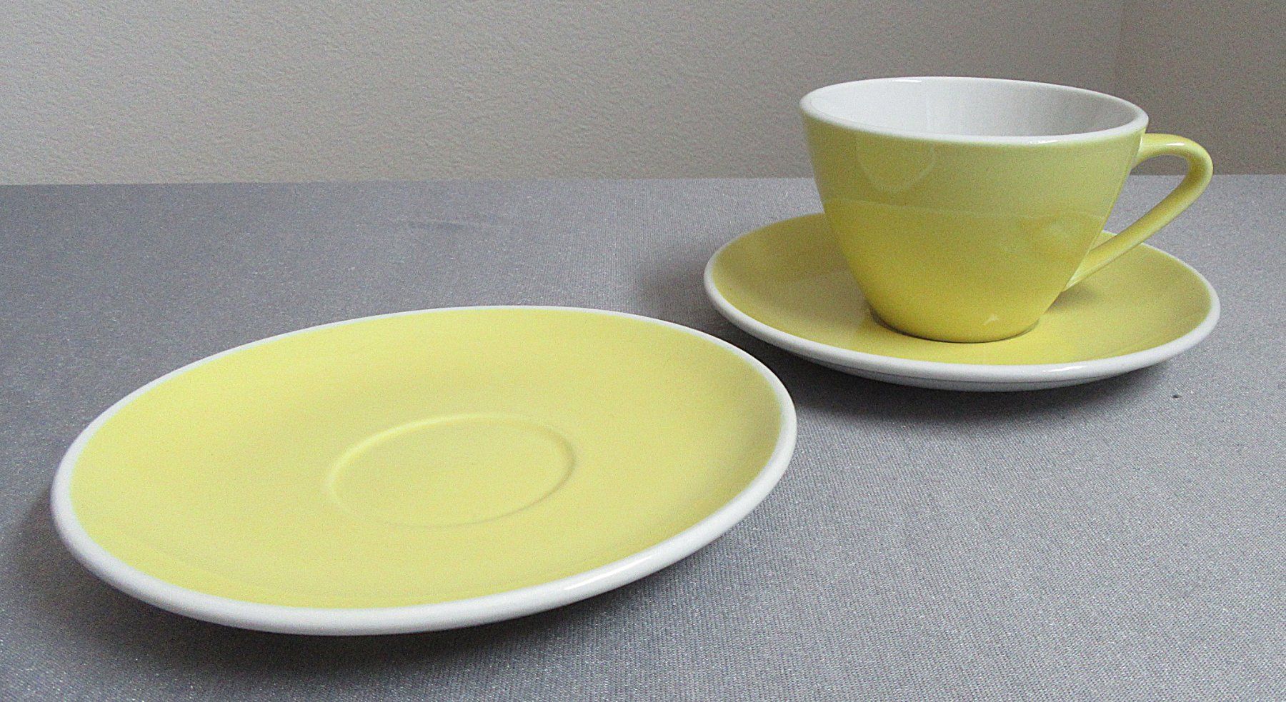 gelbe Rössler Kaffeetasse und zwei Unterteller ab CHF 4.00 - Image 1