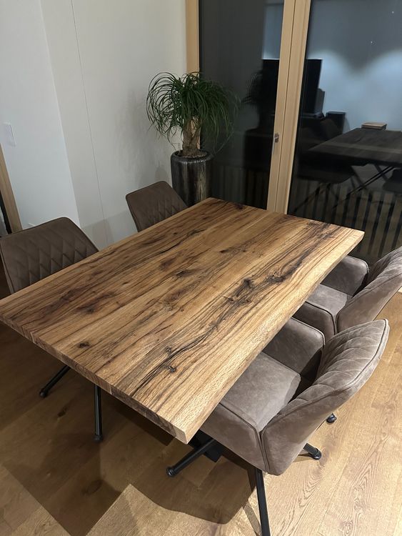Tavolo da pranzo in legno massiccio di legno di recupero - fatto a mano, unico