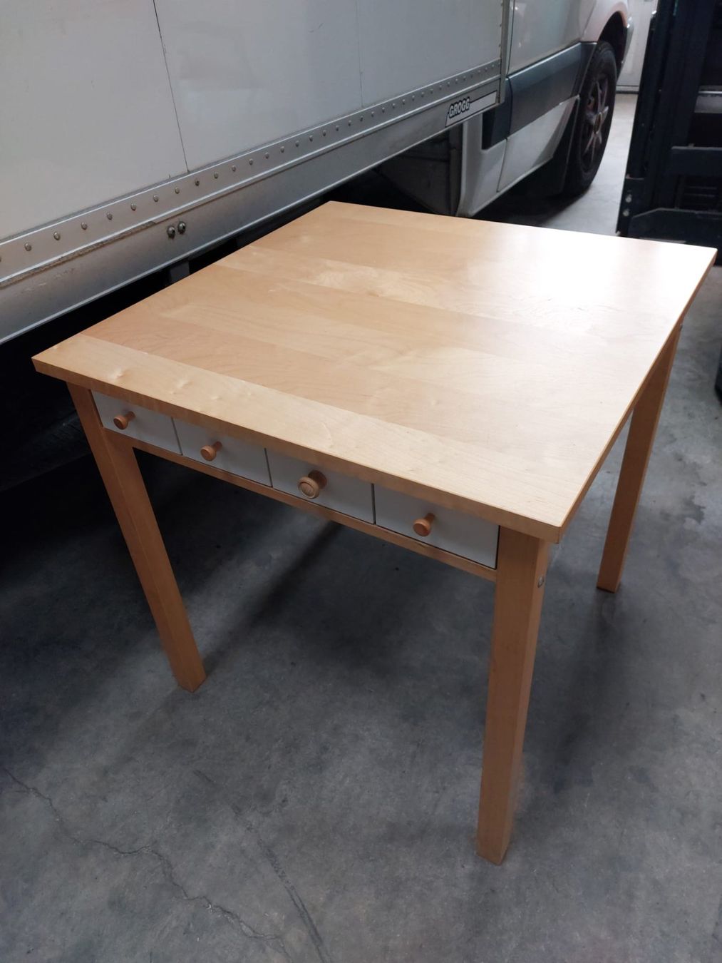Tavolo in legno con rivestimento in stile country con 6 piccoli cassetti - Image 3