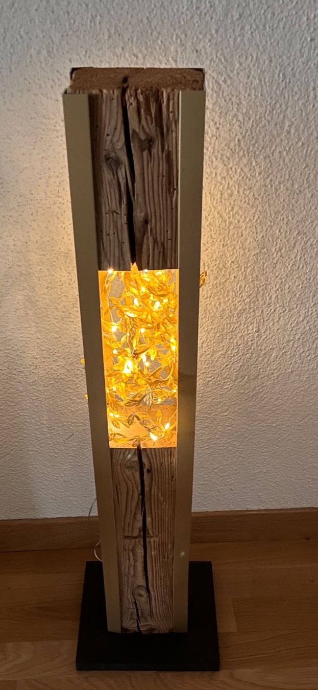 Lampada da terra in legno con catena di luci a LED - Image 3