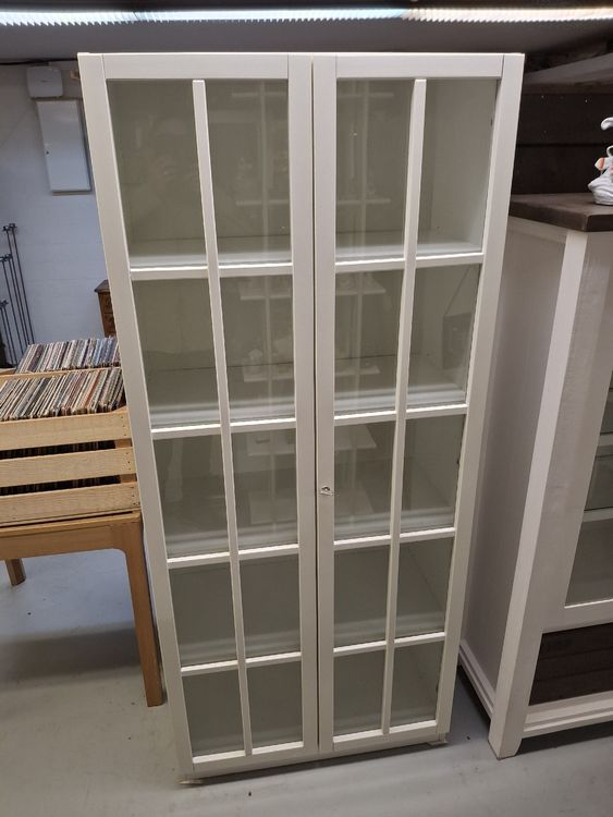Vitrina IKEA BILLY/OXBERG bianca con porte in vetro e chiave