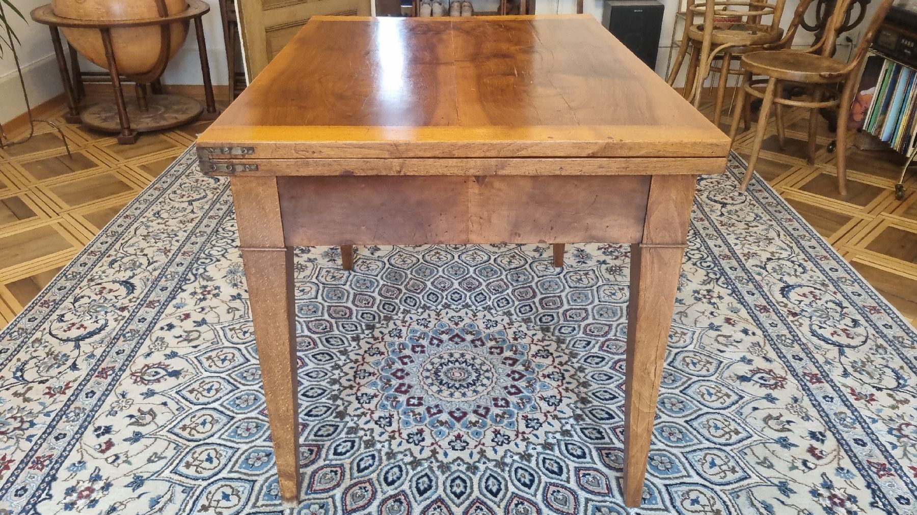 Biedermeier table in walnut wood - Image 1