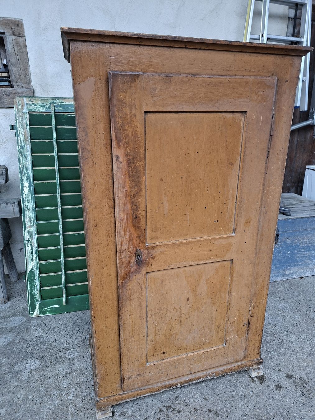 Armadio antico, legno massiccio, look vintage, - Image 1