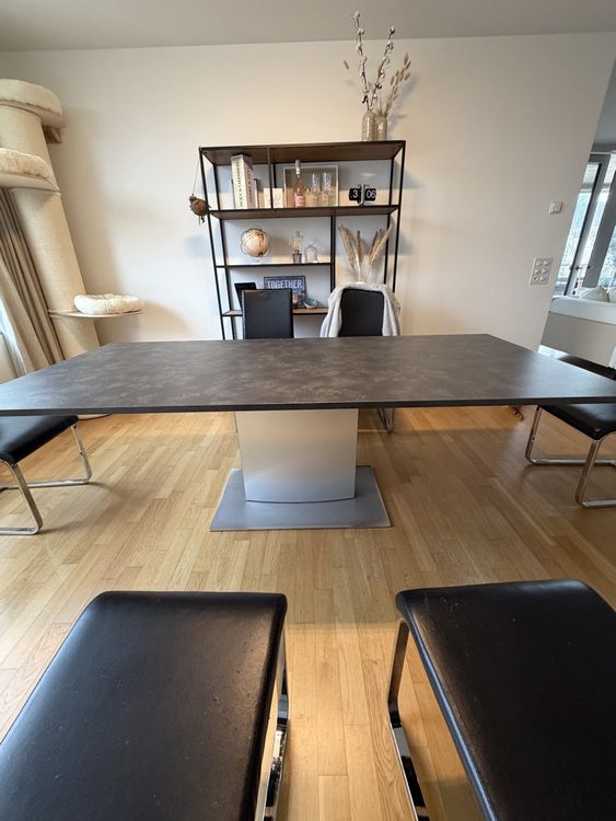 Tavolo da pranzo moderno 220×100 cm – curato – piede di qualità