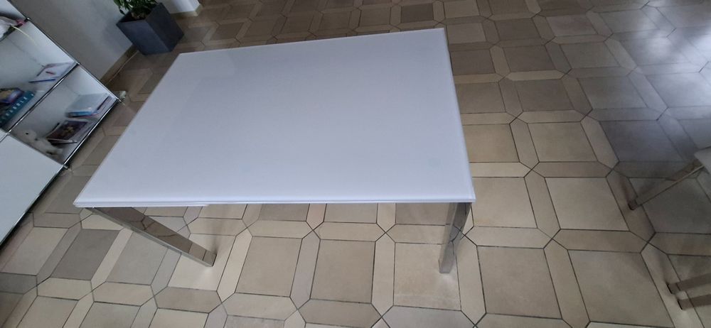 Tavolo in vetro con piedini cromati - Image 2