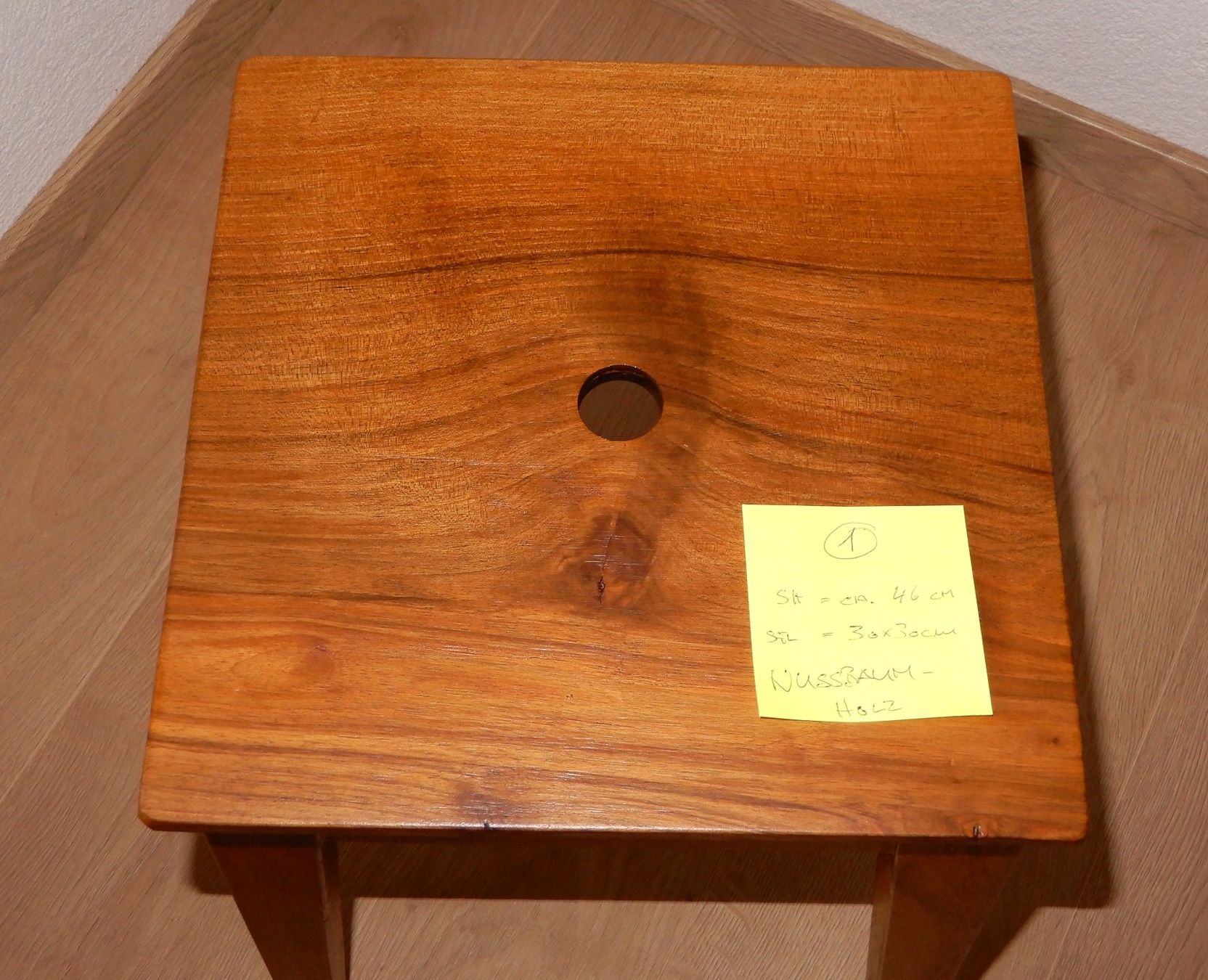 Taburetti antichi in legno di noce e di frutta - Image 3