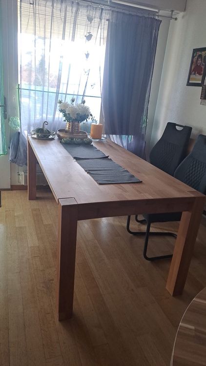 Tavolo in legno di betulla