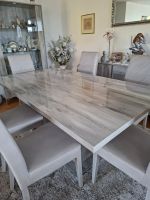 Tavolo in legno con 8 sedie - Image 1