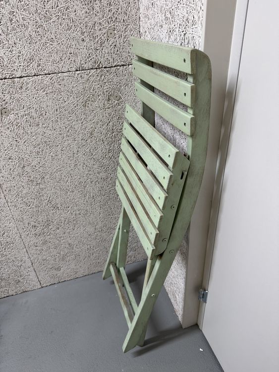 Sedia pieghevole in legno usata. - Image 2