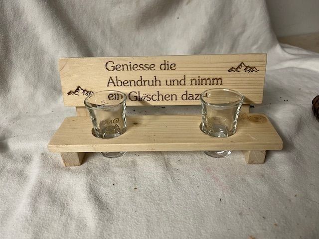Banca per lo stoccaggio di liquori in legno con slogan