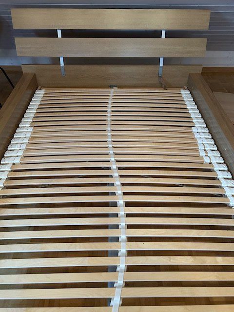 Letto con rete a doghe 140x200 cm, in buone condizioni! - Image 3