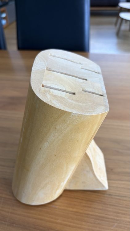 Blocco coltelli in legno, ben conservato, adatto per ogni cucina