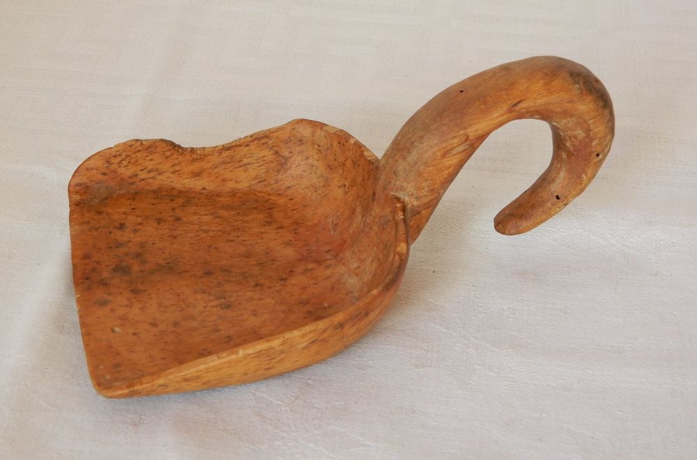 Piccola, antica scopa per il formaggio di capra Pays d'Enhaut