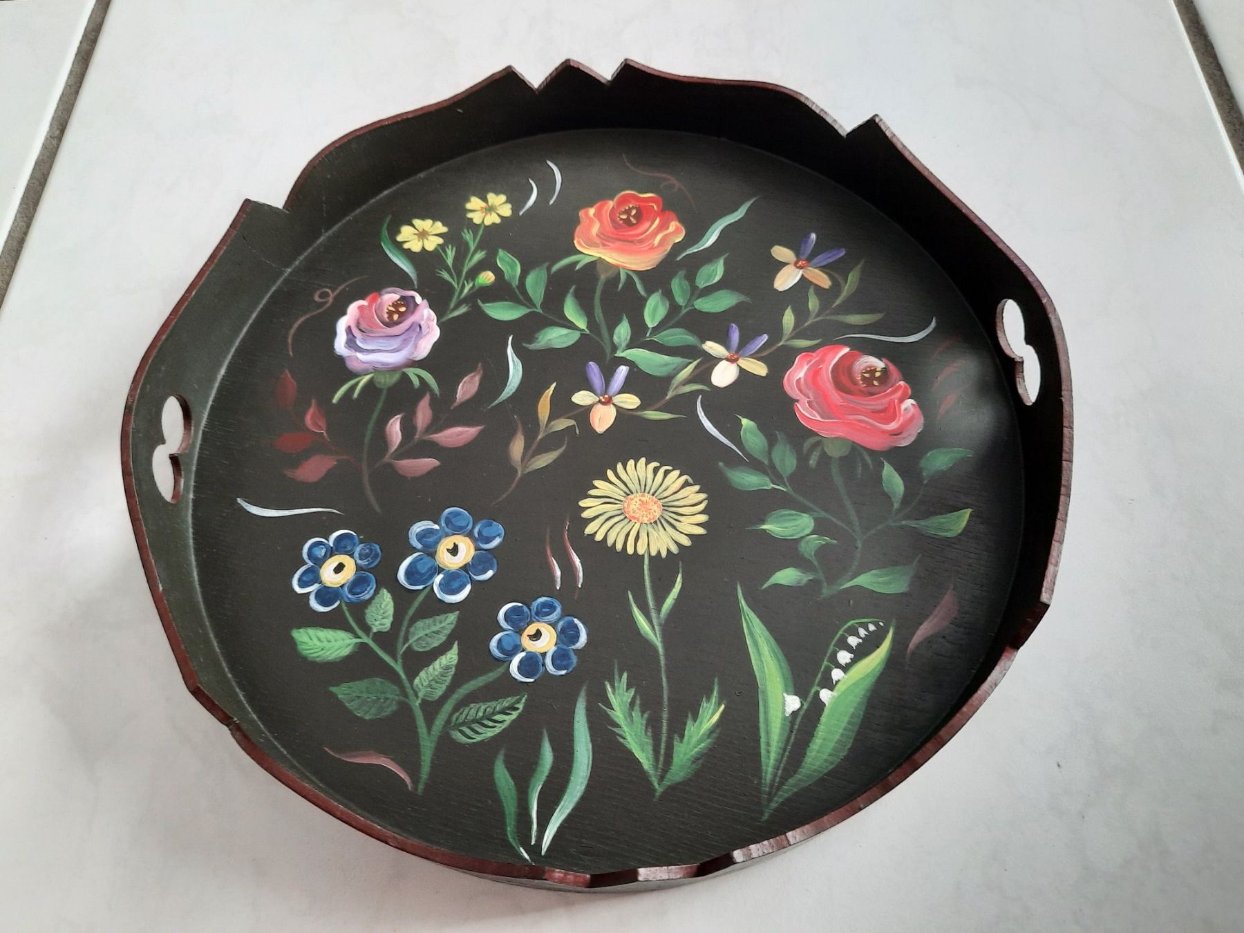 Piatto in legno dipinto a mano con motivo floreale, D24cm Top Condition - Image 3