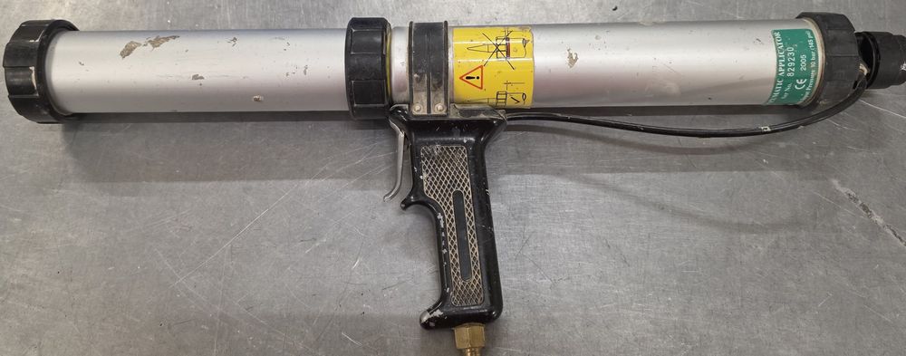 Pistola a cartuccia pneumatica - Strumento professionale